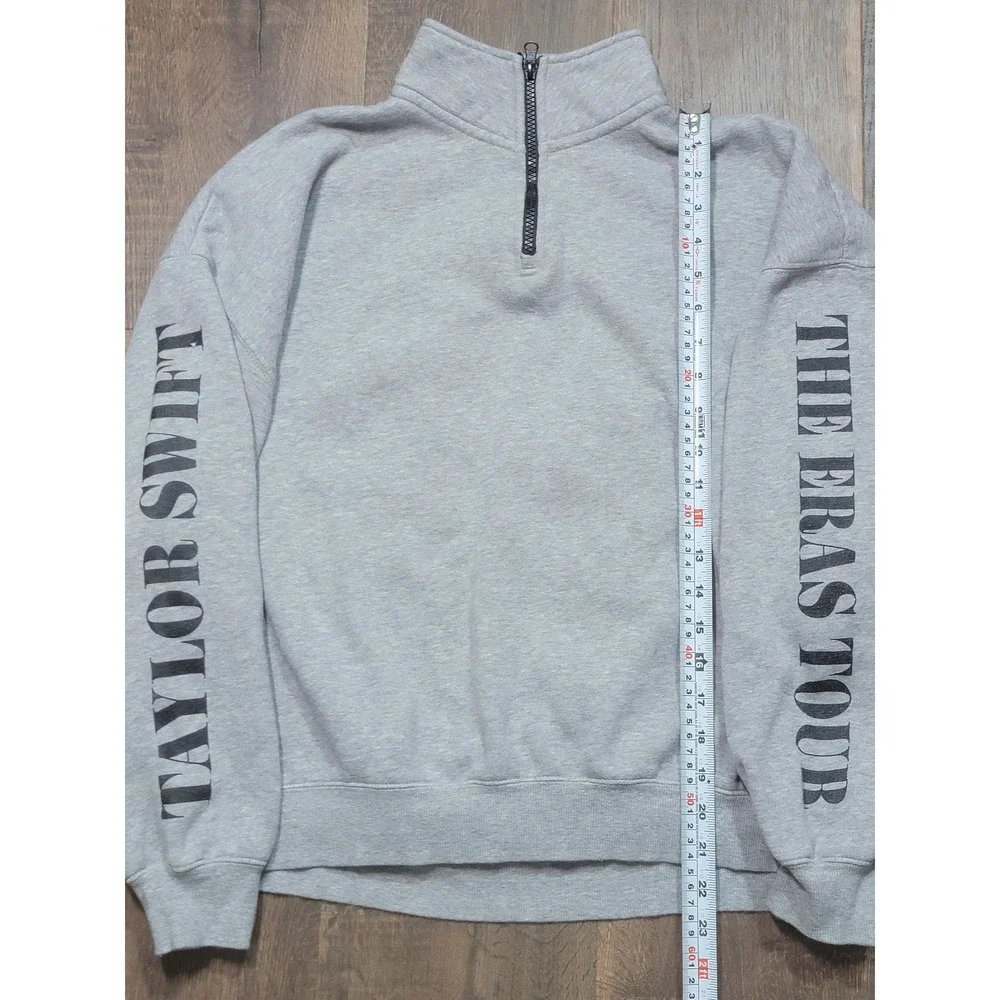 Taylor Swift The Eras‎ Tour Graphic Sweatshirt Pullover Quarter Zip Gray Size M